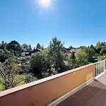 Amazing, Spacious Apartment In Excellent Location
