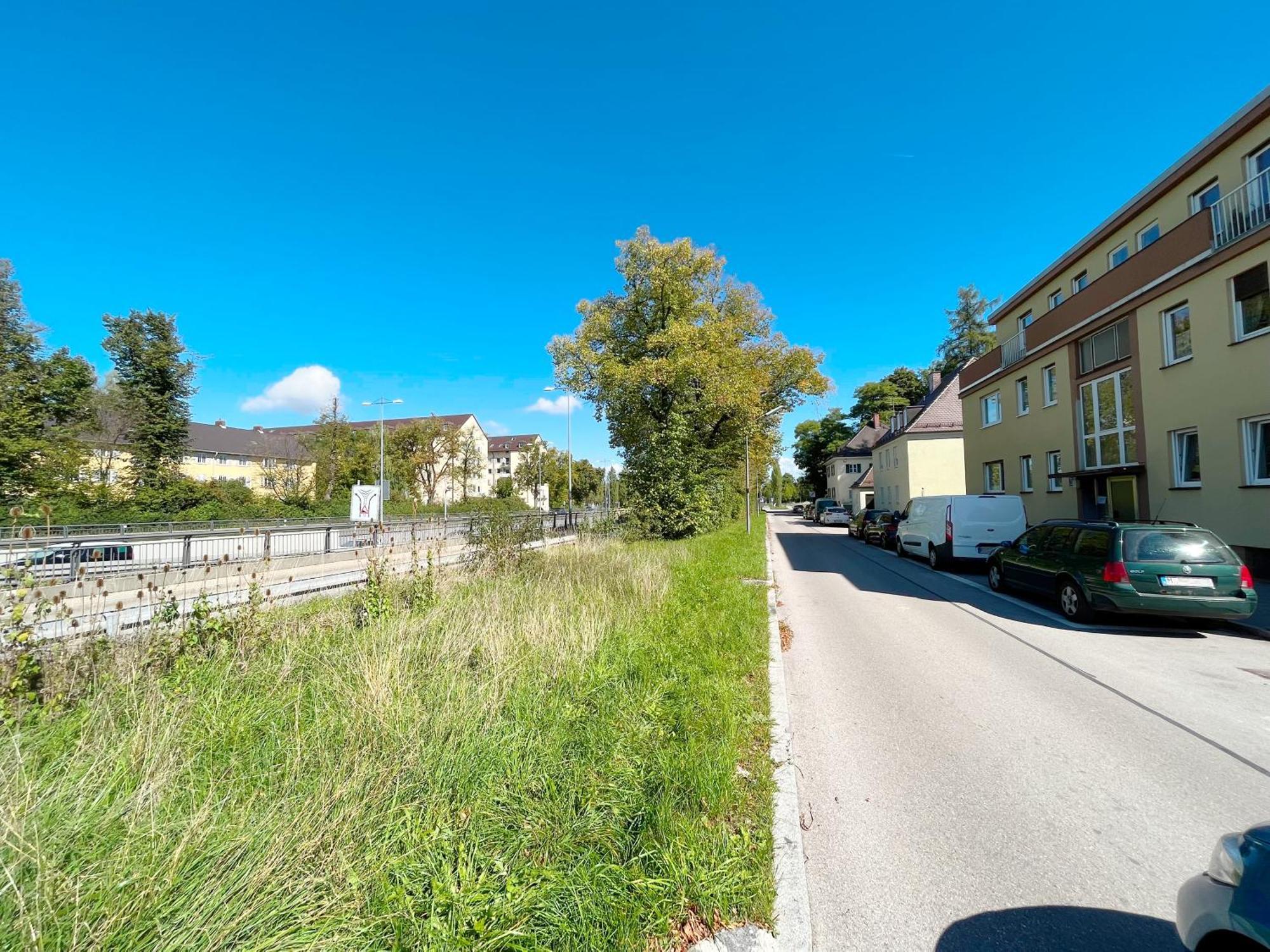 Amazing, Spacious In Excellent Location München